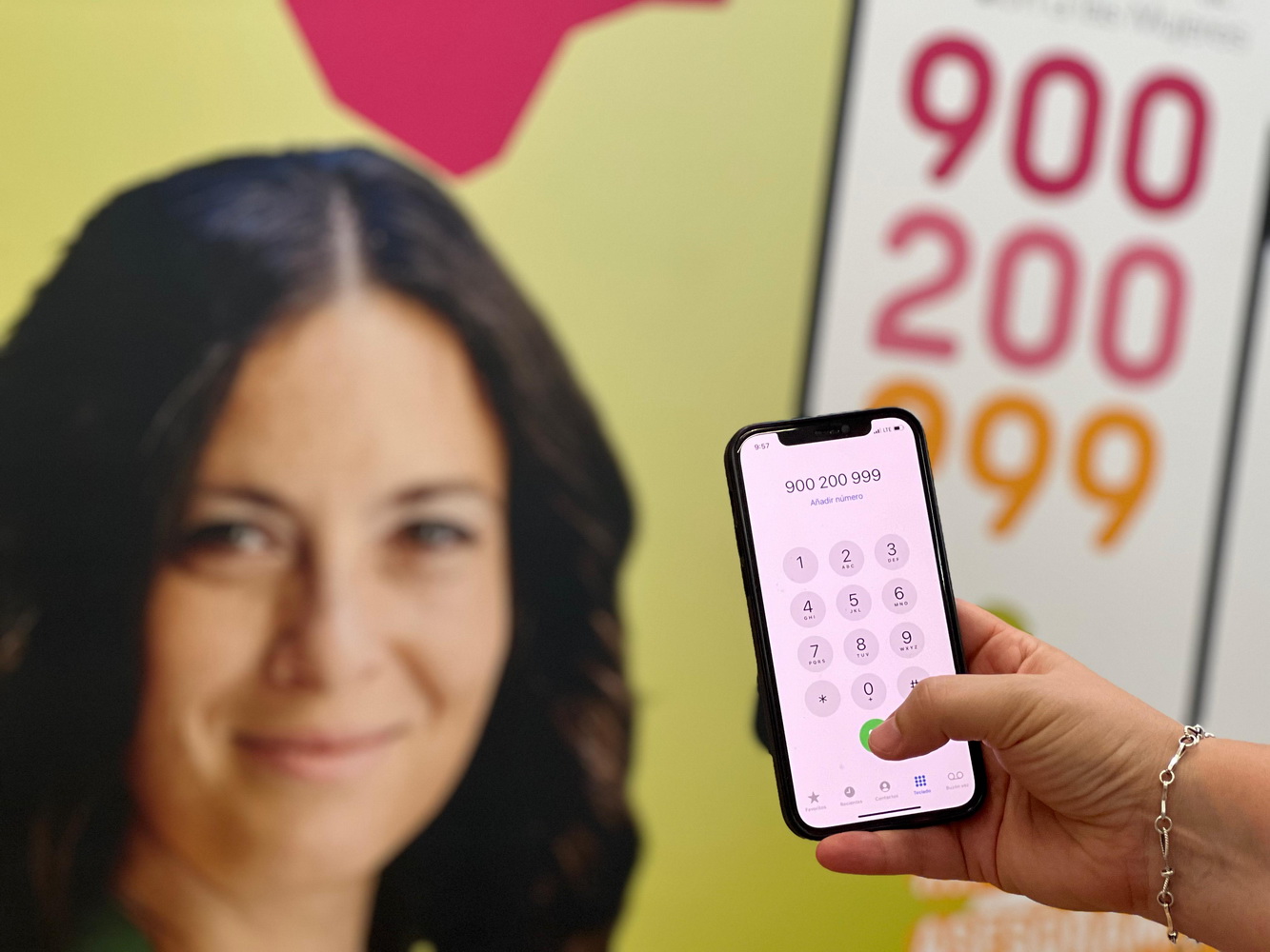 El teléfono de las mujeres gestiona en Granada más de 4.100 llamadas, un 6% más que en 2023